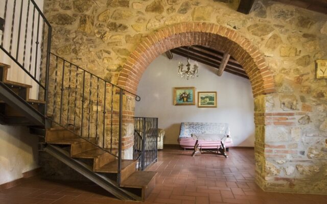 Rustic Tuscan Style Apartment