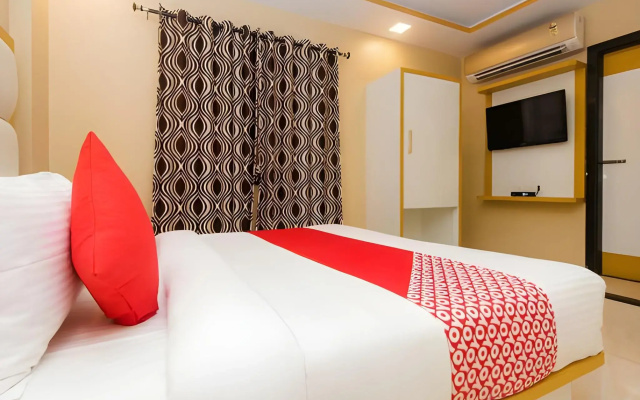 OYO 11720 Gold Coast Inn