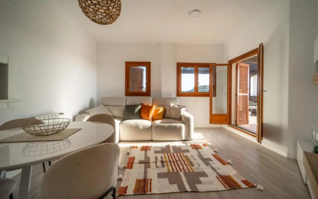 Exclusive 2 Bed 2 Bath Penthouse with Golf Views - DE2332EV