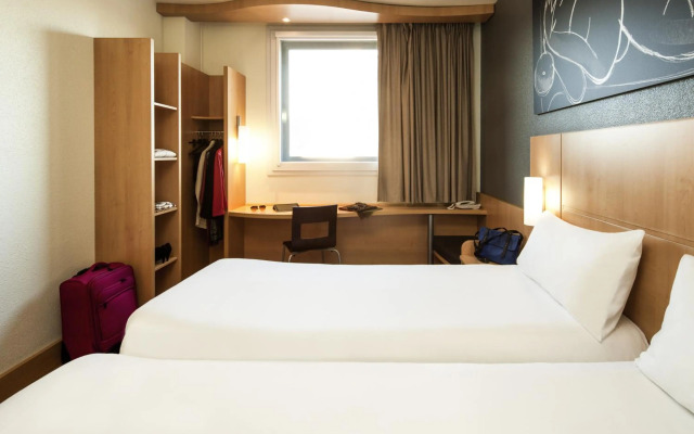 NH Barcelona Entenza