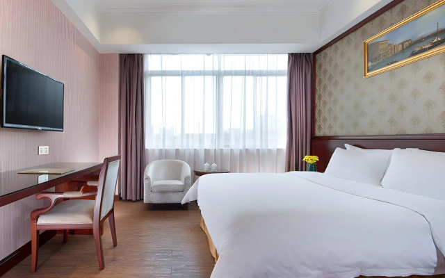 Vienna Hotel Guangzhou Panyu Chimelong Shiqiao Metro Station