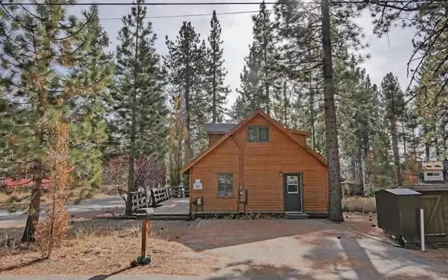750 Stanford Avenue 3 Bedroom Cabin by RedAwning