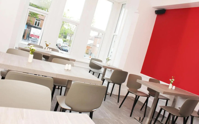 Gidea Park Hotel
