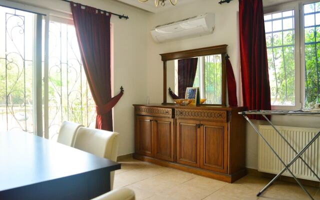 Kemer Monnaroza Villa