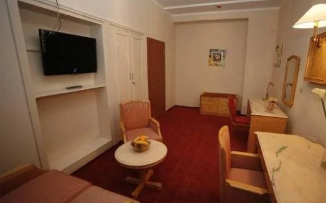 Golden Inn Hotel