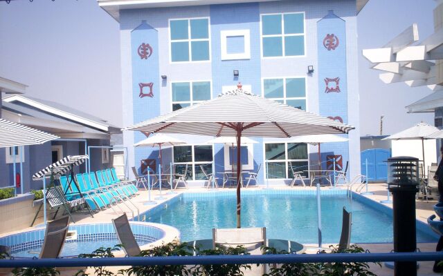 De Holiday Beach Hotel