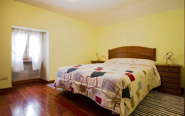 104490 -  House in Cee