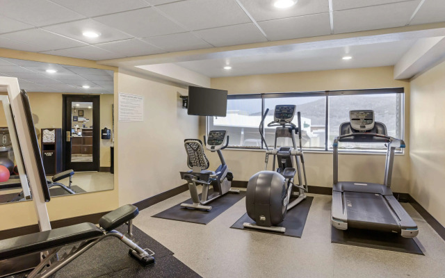 Best Western Plus Landmark Inn