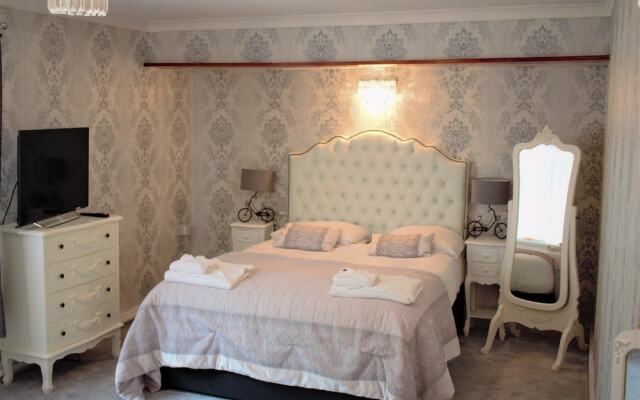 Paddocks Hotel