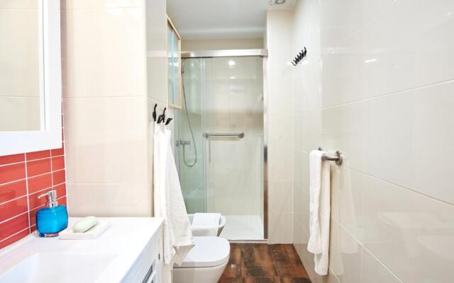 Rodrigo Triana Courtyard by Valcambre