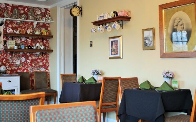 Summerhill Manor Bed and Breakfast and Tea Room