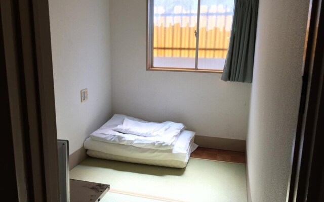 Economy Backpackers Hotel New Koyo