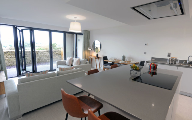 Apartment 2 Waterstone House - Luxury Sea View Apartment