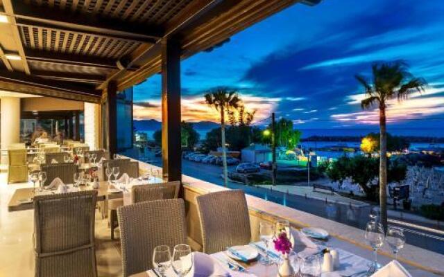 Aparthotel 4 Stars Agia Marina