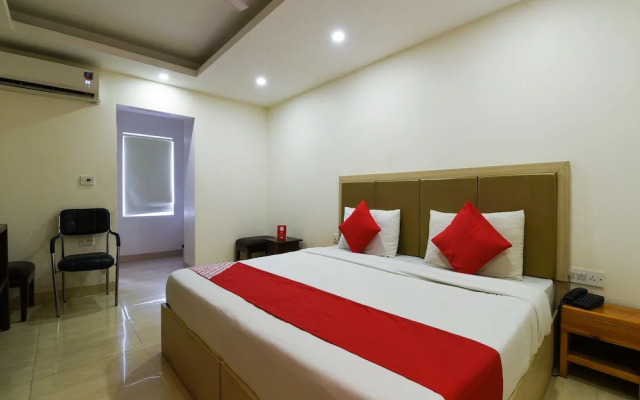 Capital O 16970 Hotel Mahal