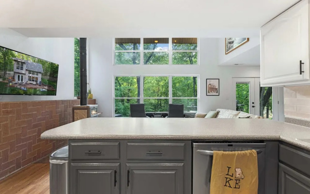 Treehouse LOZ Seclusion for 6!