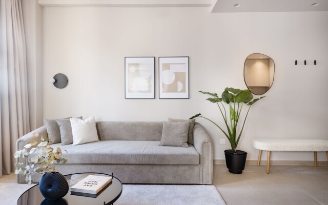 UPSTREET Luxury Apartments in Plaka