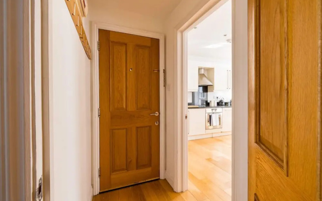 Contemporary Apartment in Central Bloomsbury