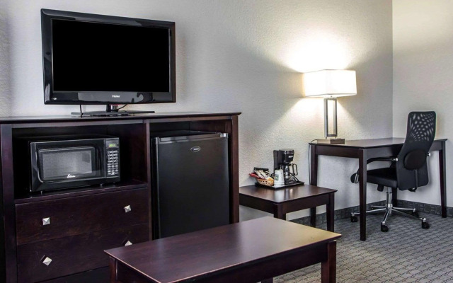 Quality Inn & Suites Ankeny - Des Moines
