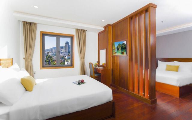 Sunny Ocean Hotel & Spa