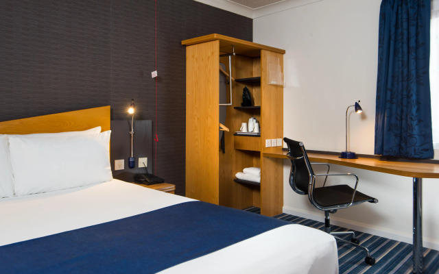 Holiday Inn Express London Wandsworth, an IHG Hotel