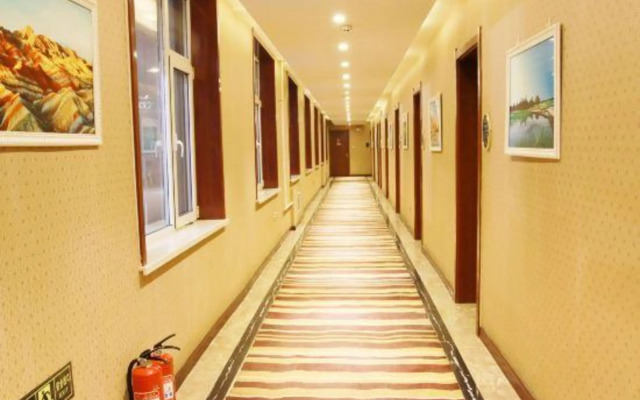 Zhangye Xinyue Shangpin Hotel (Hexi College)