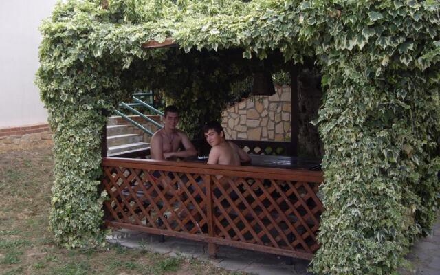 Maistrali Studios Apartments