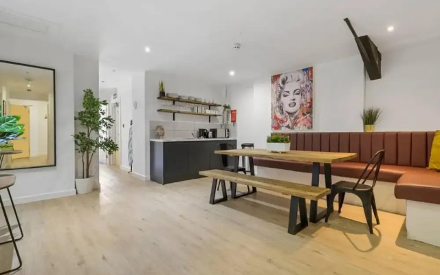 Host Apartments Fleet Nightlife IV
