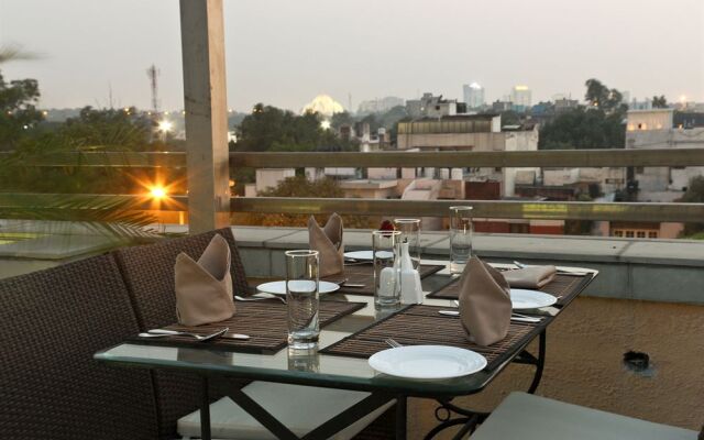 Tavisha Hotel