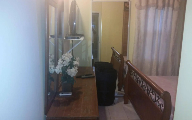 Palm Cove - 2 Bedroom Cottage