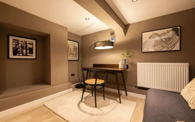 The Tyrwhitt Road Place - Lovely 2bdr Flat With Garden