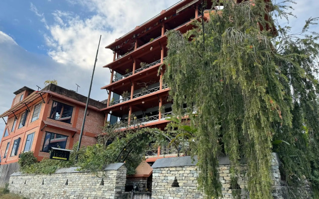 Nar-Bis Hotel