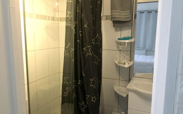 Studio in Beaune, With Enclosed Garden and Wifi