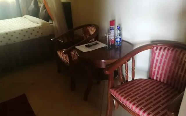 Silvia's  Inn Hotel