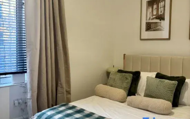 Stylish 1 Bed Edinburgh City Centre Apartment