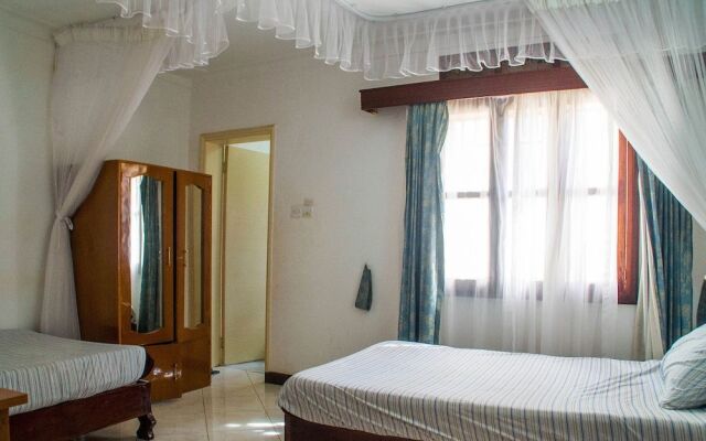Crown Hotel Hoima