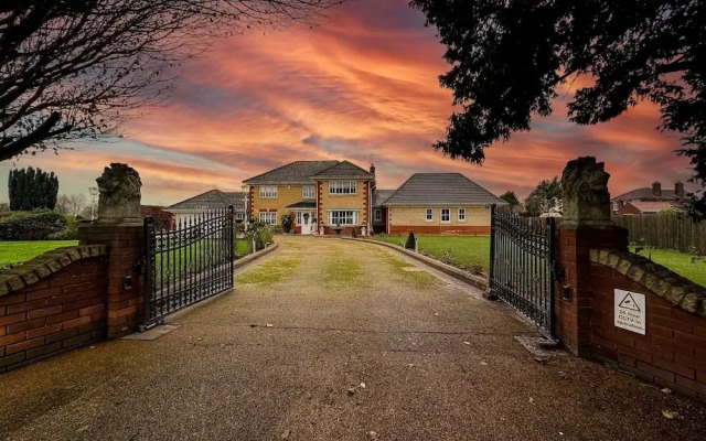 The Firs Luxury Home