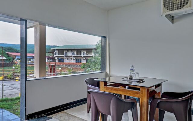 Hotel Lake Paradise