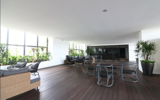 KL Sentral Serviced Apartment - The Establishment KL Sentral by Loop Suites – Balcony – Kuala Lumpur