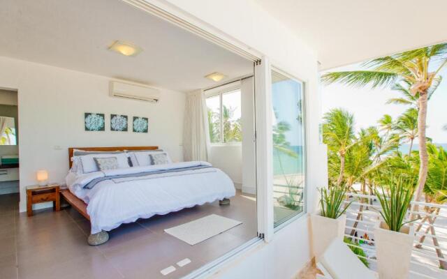 Incredible 4BR Beachfront Penthouse with Ocean View