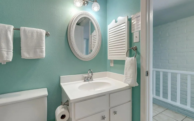 Sunny Beaches 3 Bedroom Condo by RedAwning