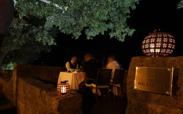 Vela Vrata Hotel