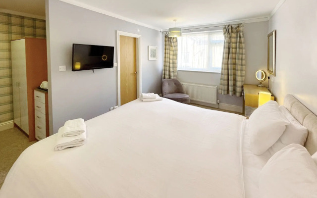 Dukes Folly Hotel