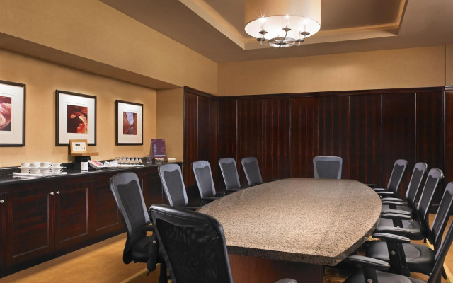 Sheraton Garden Grove-Anaheim South Hotel