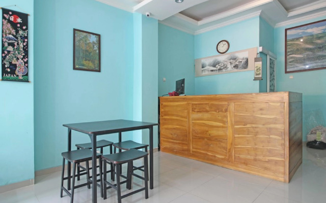 RedDoorz near Solo Balapan Station