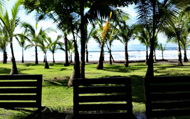 Boom Shiva Boutique Hotel & Restaurant