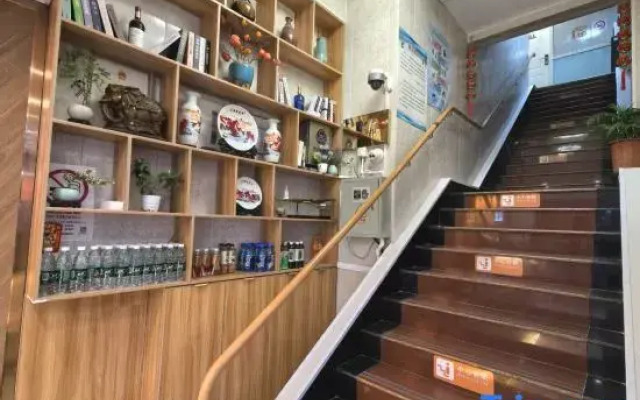 Pod Inn Hotel (Shanghai International Cruise Terminal Tongtai North Road)
