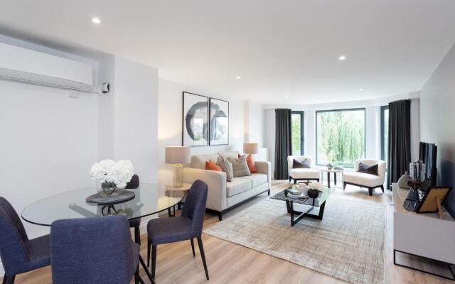 The Carlyle - Elegant Serviced Apartments