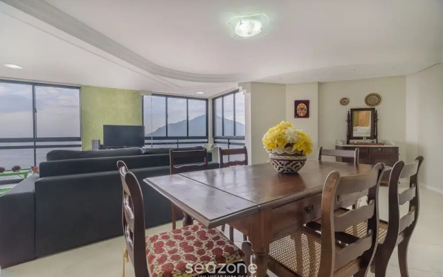 2BR Seafront apt W/garage in BC Nvi501