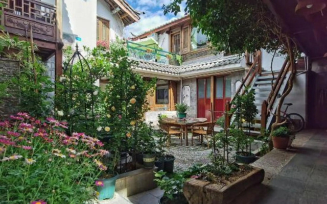 Lijiang Liuyue Tang Inn